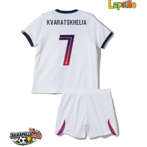 Paris Saint-Germain Khvicha Kvaratskhelia #7 Vieraspaita Lapsille 2026-27 Lyhythihainen (+ shortsit)